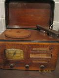 Vintage Silvertone record player/radio