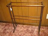 spool style quilt rack