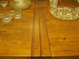 Close up of table top (It has 1 leaf that is not in the table)
