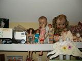 Vintage toys incl. Barbies, Ken etc