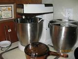 Kenwood Major mixer w/ 2 stainless steel bowls & attachments