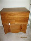 Blanket chest