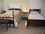 Vintage mahogany 4-post bed
