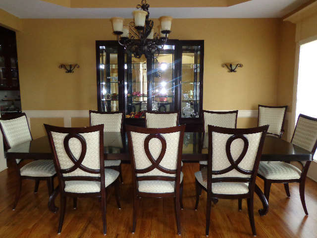 Banquet size (or smaller) Thomasville dining table, 10 chairs, china cabinet