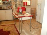 Retro kitchen table w/ retro kitchen