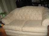 Excellant Condition Loveseat
with matching sofa.