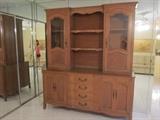 JOHN STUART CHINA CABINET/HUTCH
