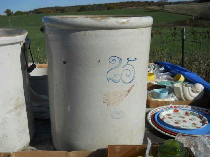 Red Wing 25 gal crock