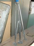 Fifth Wheel Tri Pod Support