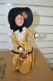 Byers Choice-Caroler Figurine