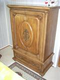 Basicwitz dresser