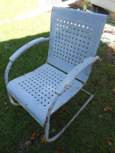 vintage lawn chair 
