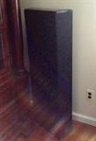 Home Theater Definitive Technology, Pair of tower speakers & wireless Sub Woofer