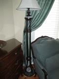 METAL FLOOR LAMP WITH MARBLE ACCENTS
FLOOR LAMP
