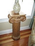 REEDED COLUMN PEDESTAL
