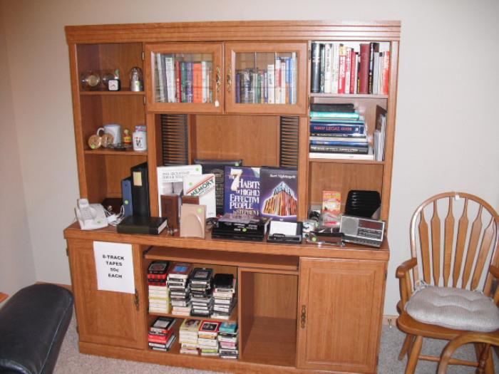 Computer hutch with slide out keyboard