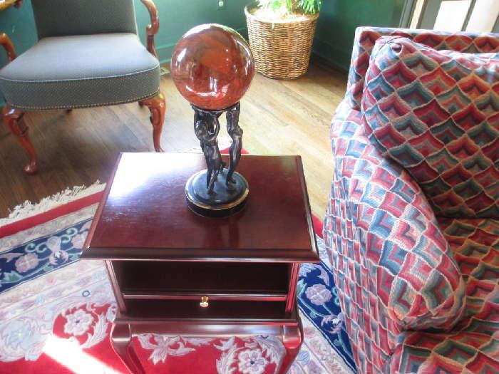 TABLE AND DECORATIVE GLOBE