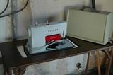 Singer sewing machine with table