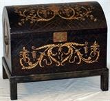 Lot#1458, HUMPBACK STYLE TRUNK, H 28", W 30", MODERN