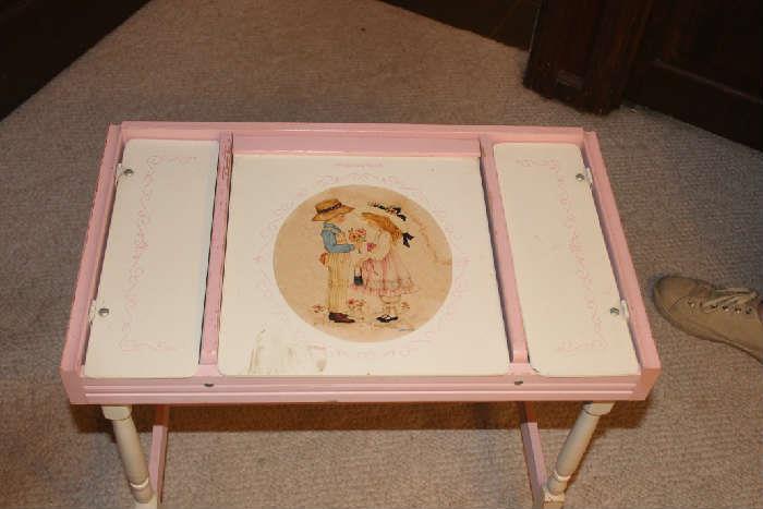 another view of the vintage child's dressing table