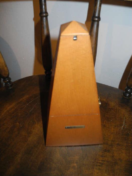 nice vintage Seth Thomas metronome