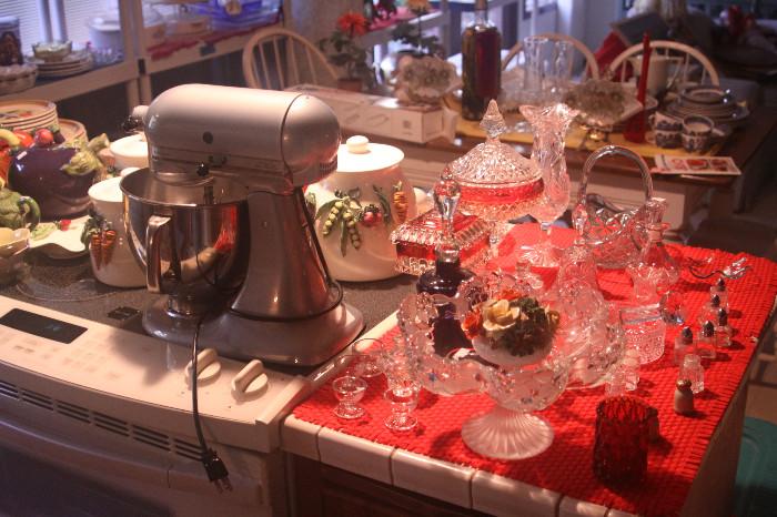 Nice Kitchenaid mixer and assorted vintage glassware and ceramic canisters