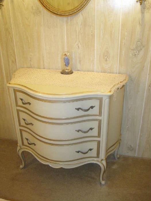 Estate Auction Antiques Primitives Collectibles Starts
