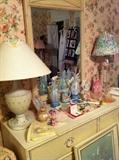 lamps, dresser, knick knacks