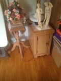 occasional table, side table and Santini statues (Italy)