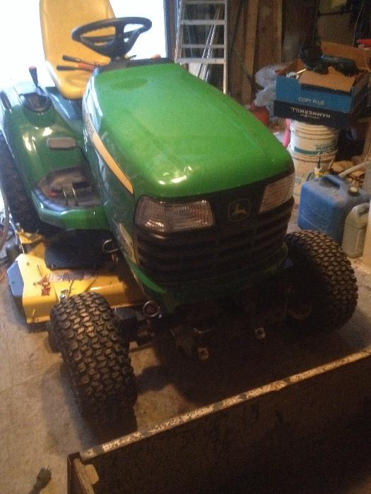  John Deere X728
