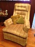 Another Shot of Handsome Contour Recliner
