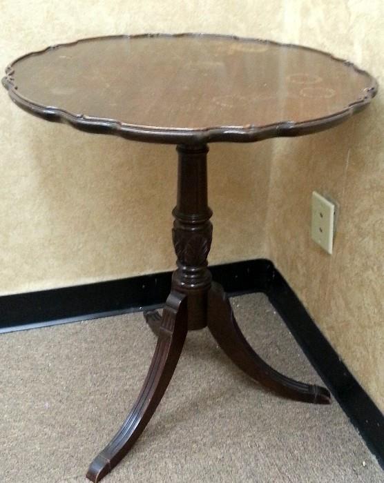 Antique Chippendale style piecrust tripod  mahogany table circa 1900