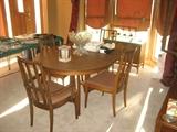 Broyhill Dining Room, table, leaves, pads, 5 chairs