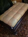                                                   custom uphols.ottoman