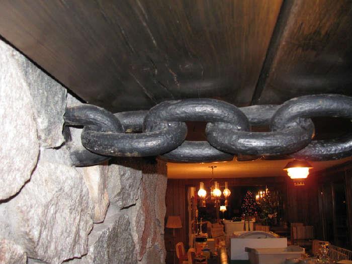 Chain support for shipwreck mantel