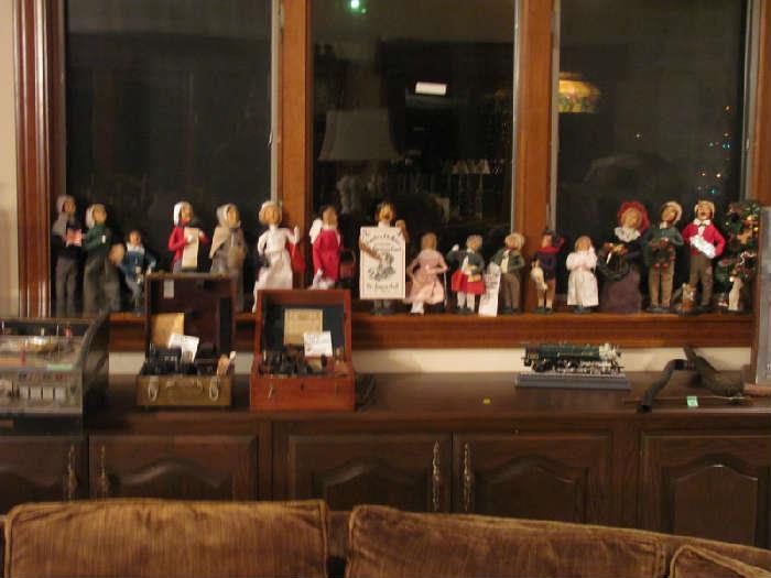 15 pc. collection Byers' Caroler