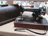 Antique Portable Singer Sewing machine with case 