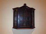 ~ CURIO CABINET, WALL HANGING - HAS KEY! ~