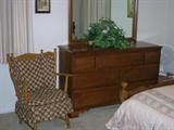 Nice maple dresser w/ mirror