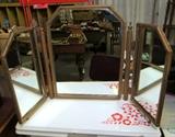 tri-fold vanity mirror
