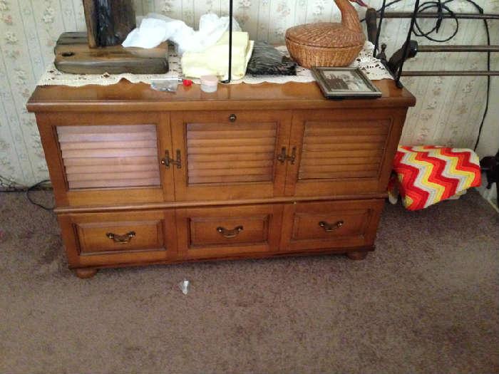 Lane Cedar Chest