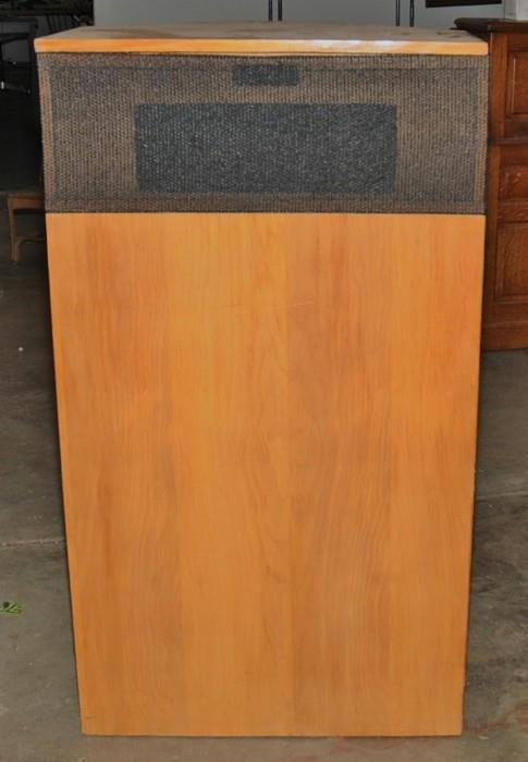 1 OF 2 VINTAGE KLIPSCH KLIPSCHHORN CORNER SPEAKER