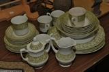 DINNERWARE SET