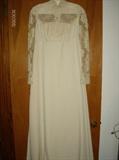 Beautiful vintage wedding dress size 6/8