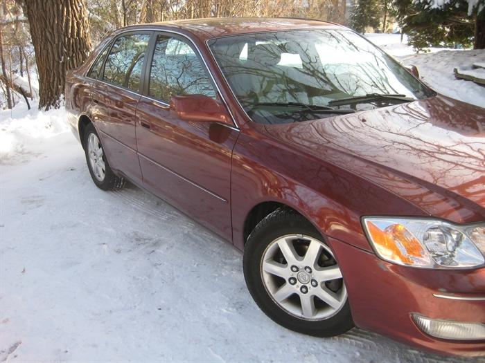 2000 Toyota Avalon XLS
Mileage:	85,000 miles
Transmission:	4-Speed Automatic
Exterior Color:	Maroon
Interior Color:	Tan Leather
Gas Mileage:	19 MPG City
27 MPG Highway
Engine:	V6
Premium Sound
Sun Roof