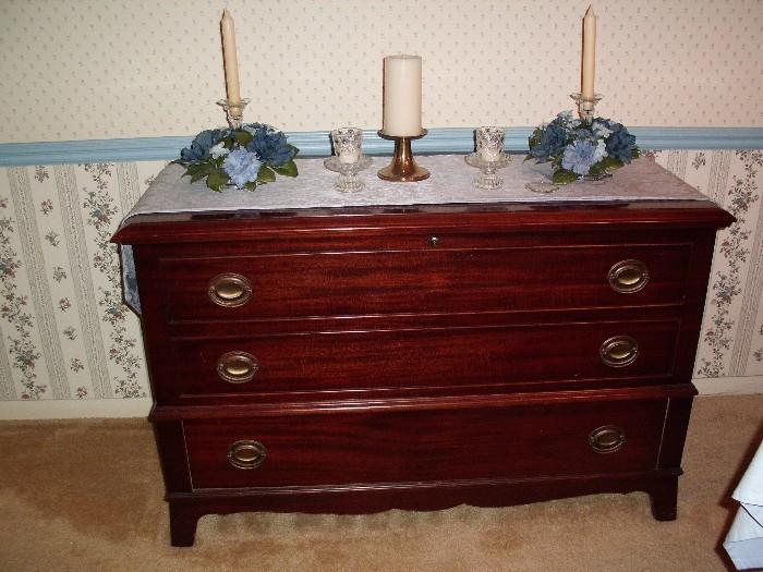 Lane Cedar Chest/ Cabinet