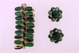 Vintage Lisner Green Bracelet & Clip Earrings
