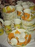 Mettlox Dish set with extra pieces.
