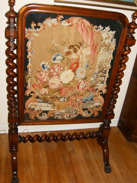 STUNNING SCREEN, TRULY A BEAUTY AND IN EXCELLENT CONDITION, THE STITCHERY IS ENCASED IN GLASS TO PROTECT IT FROM DAMAGES