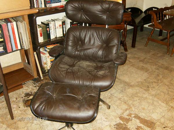 CHARLES EAMES STYLE LOUNGE CHAIR AND OTTOMAN